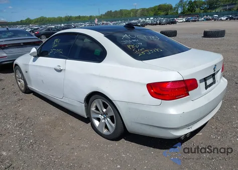 2011 BMW 328I xDrive z USA, uszkodzony, nr VIN WBAKF5C5XBE586463